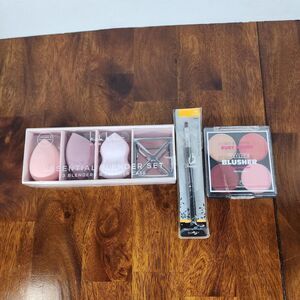 MakeUp Sponge, Blush & Lip Brush Lot of 3